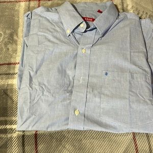 IZOD men’s long sleeve button up